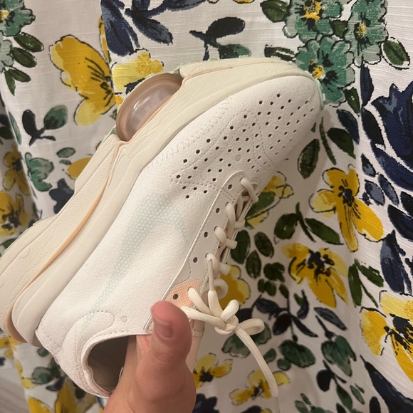 Nike Air Zoom-Type sneakers in pale ivory (barely worn) - Picture 11 of 13